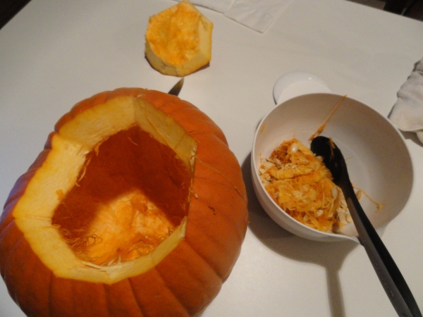 pumpkin-goop-scoop
