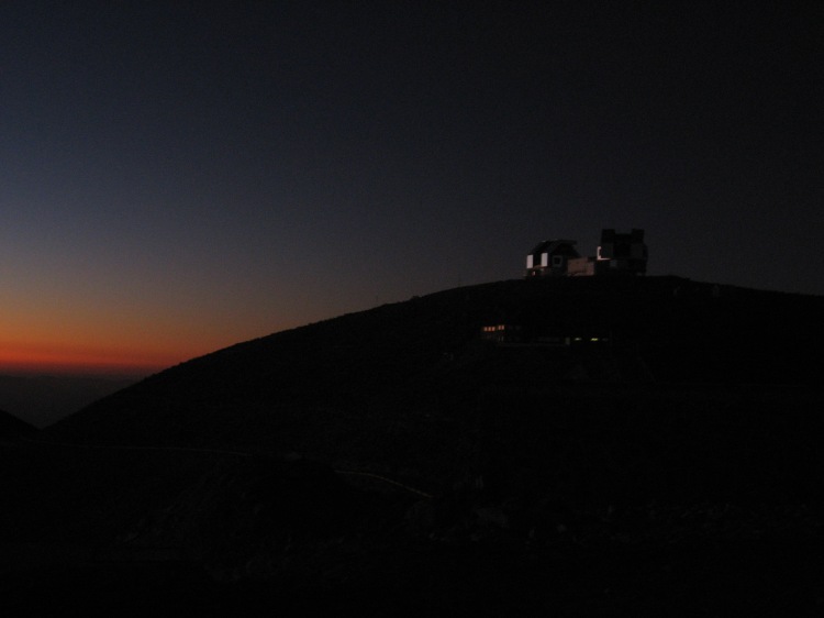 las-campanas-observatory-after-dark